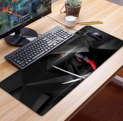 Deadpool Desenli Kaydırmaz Gaming Oyuncu Masaüstü Dikişsiz 32x70CM